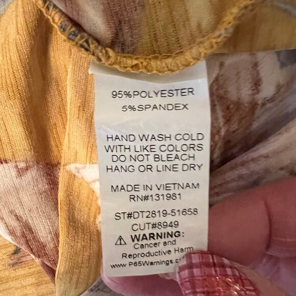 Naïf floral swing top with ladder accent short sleeves Size Large - Picture 6 of 6